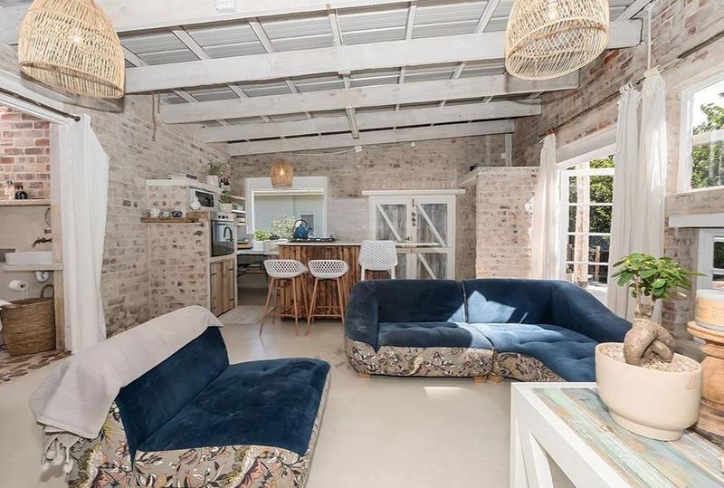 8 Bedroom Property for Sale in Hout Bay Western Cape
